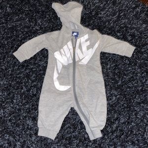 Nike Hooded onesie size 6/9M.